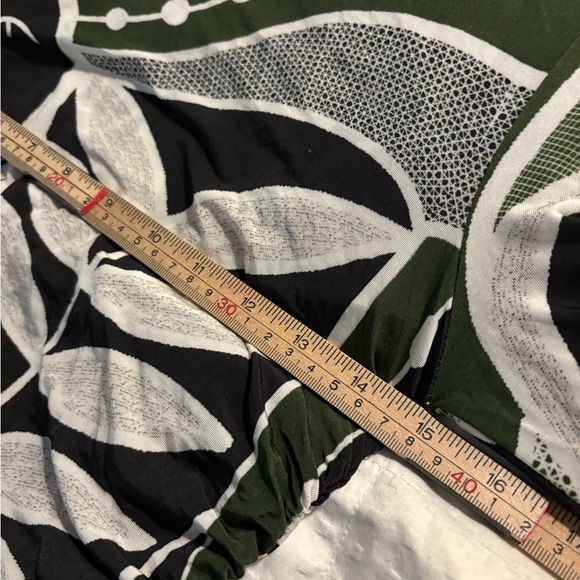 FARM Rio Anthropologie Black and Green Artistic Blouse Medium - Picture 8 of 10